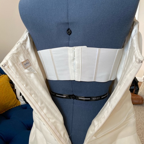 NWOT Wedding Gown - Picture 11 of 13